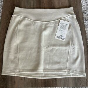 NWT Lululemon Scuba High Rise Mini Skirt Bone Sz L